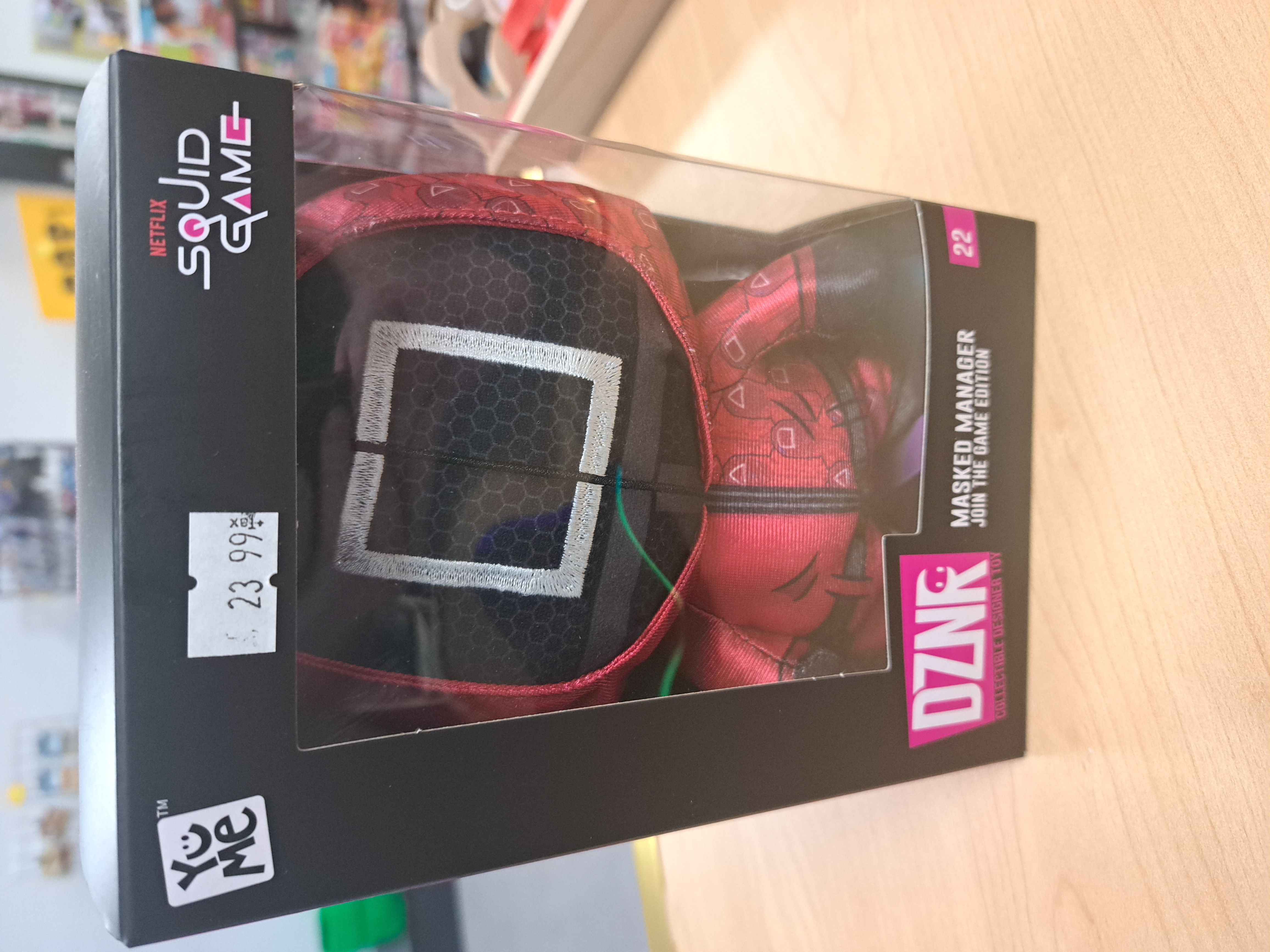 peluche jouet squid game masque carré